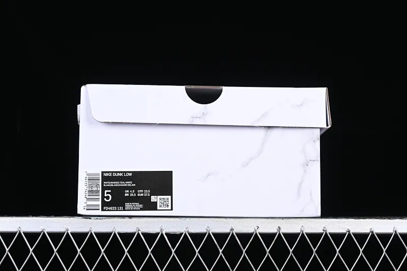 All Categories Nk SB Dunk Series Nk SB Dunk Low Low-top sneakers Nk Dunk Low "Multi Color" Vibrant three hooks Customized version of deconstructed strap casual sneakers FD4623-131
